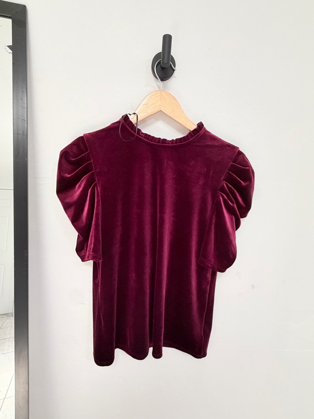 CeCe Velvet Puff-Sleeve Women's Top in Deep Burgundy Size Small